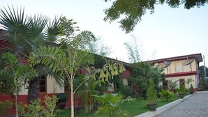 Garden - Crown Prince Hotel (Nyaung-U)