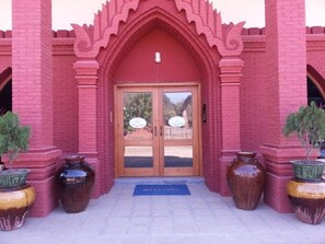 Property entrance - Crown Prince Hotel (Nyaung-U)