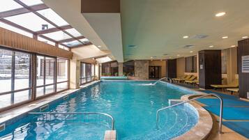 Indoor pool, sun loungers