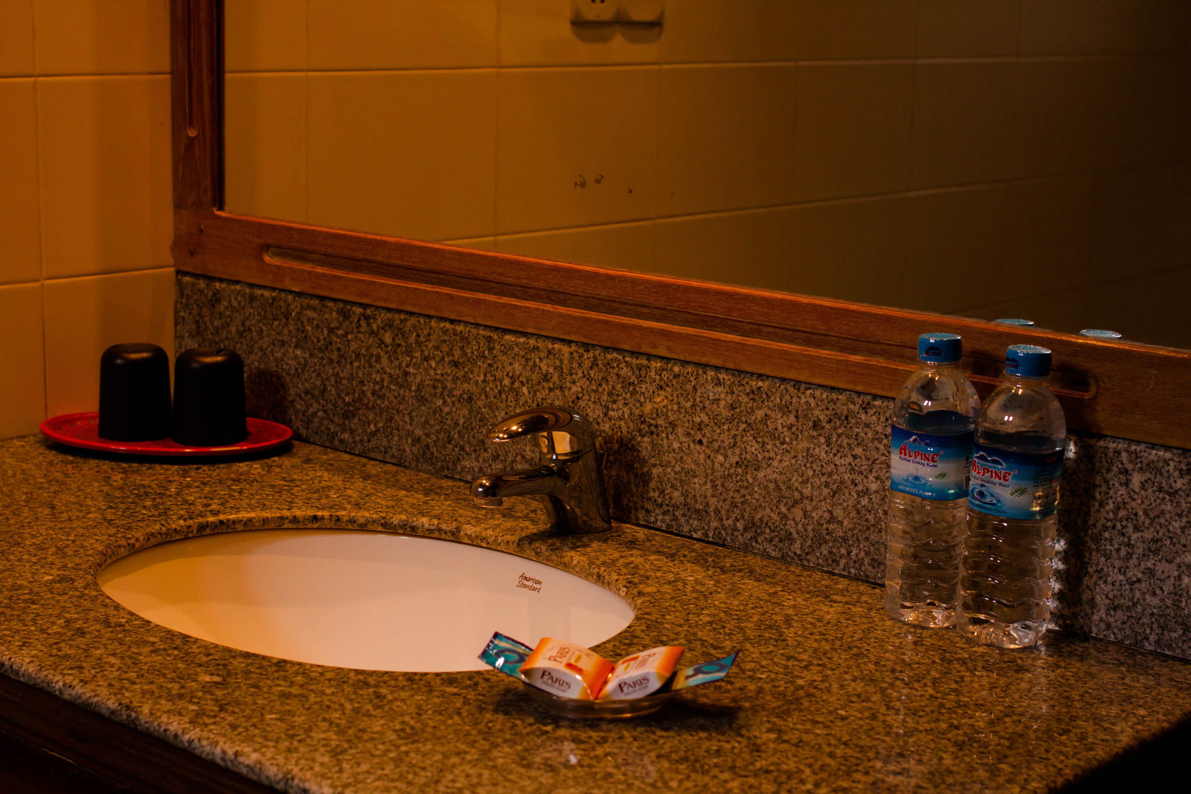 deluxe room | bathroom sink