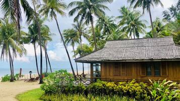 Minibar, in-room safe, desk, blackout curtains