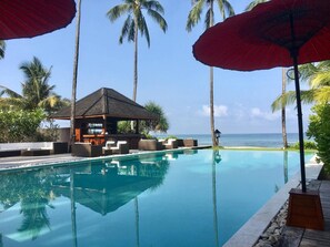 Seasonal outdoor pool, open 8 AM to 7 PM, pool umbrellas, sun loungers - Amara Ocean Resort (Thandwe)