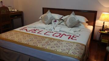 Minibar, skrivebord og wi-fi (inkludert)