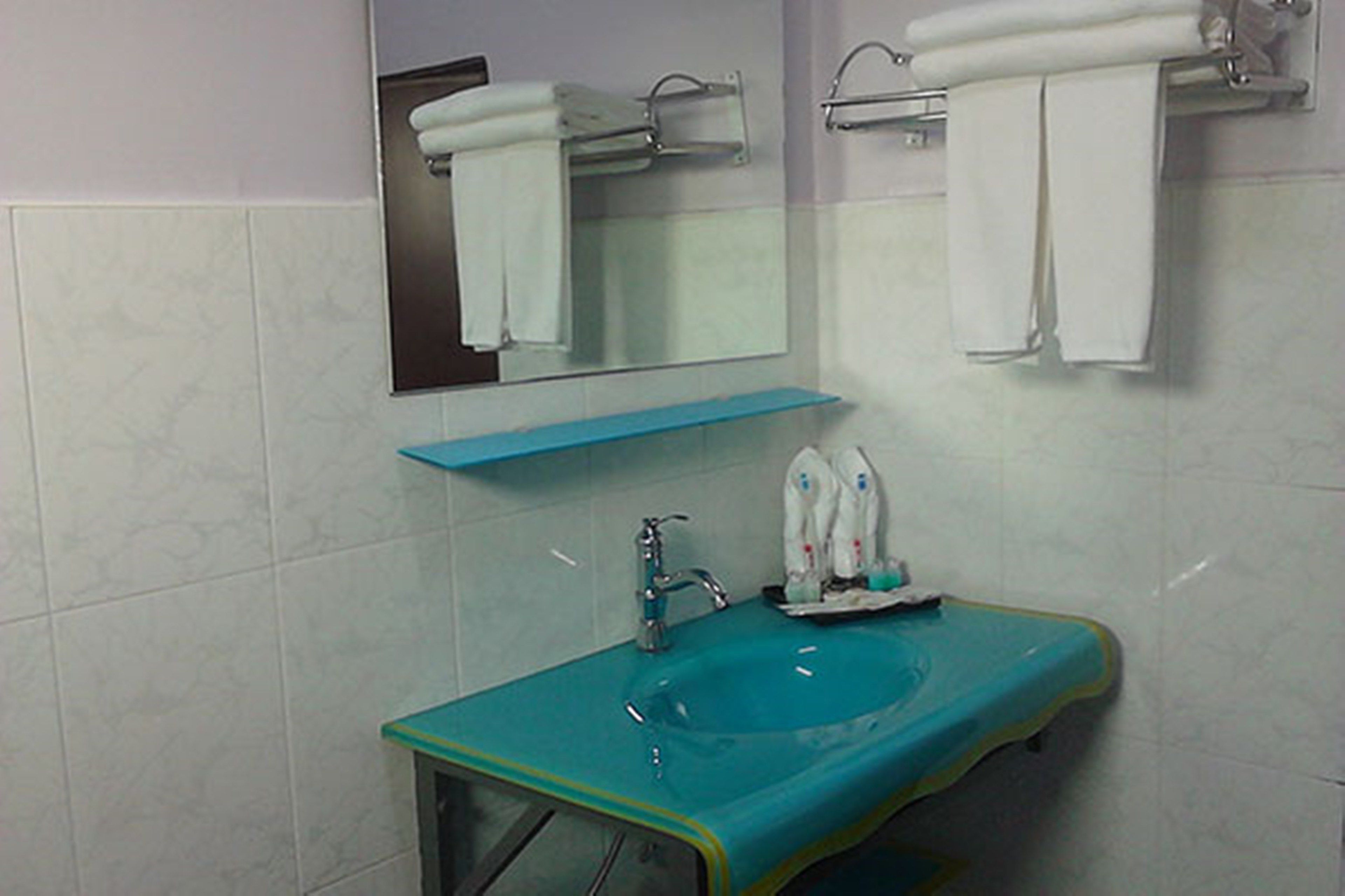 Bathroom sink