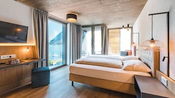 Superior Double Room (Achensee) | In-room safe, desk, blackout curtains, soundproofing