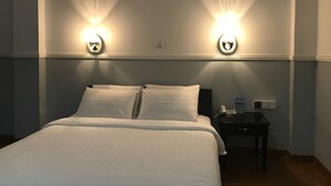 华丽客房, 1 间卧室, 吸烟房 | 迷你吧、客房内保险箱、办公桌、折叠床/加床（额外收费）