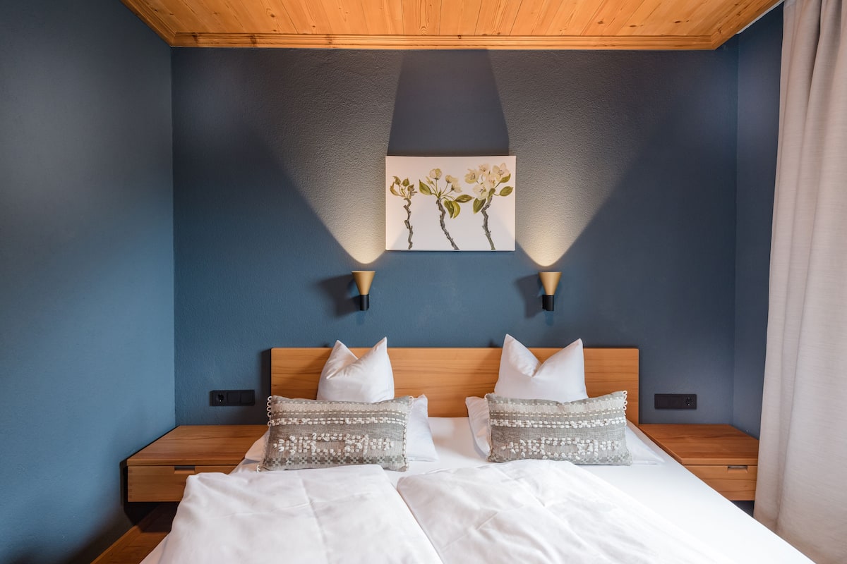 Appartamento Deluxe, 1 camera da letto, balcone | 2 camere, biancheria da letto di alta qualità, una cassaforte in camera