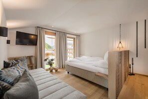 Leilighet – exclusive, 1 soverom, balkong | Sengetøy av topp kvalitet, safe på rommet og individuelt innredet