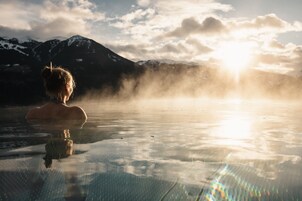2 outdoor pools, pool umbrellas