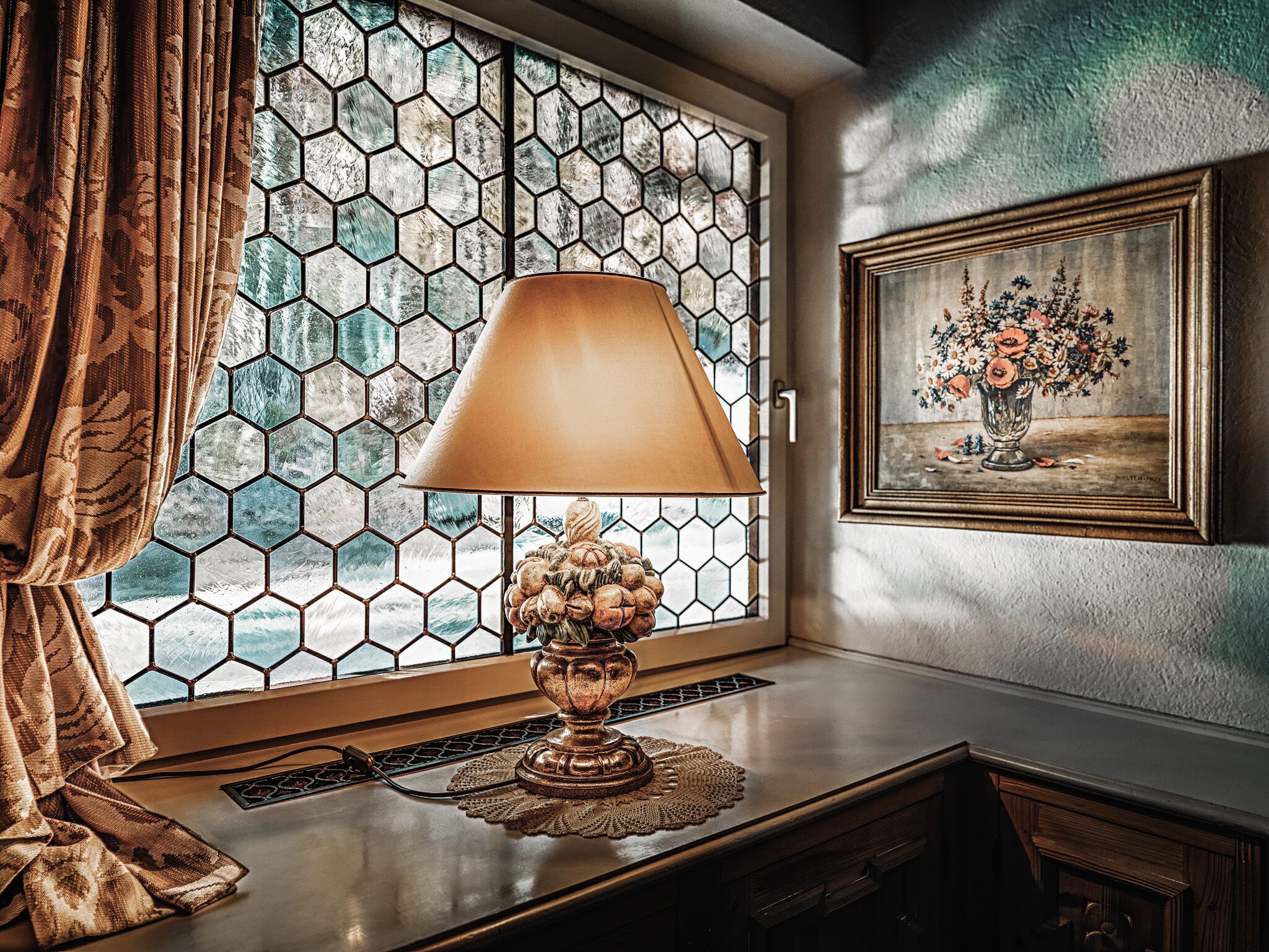 luxury chalet, 3 bedrooms, sauna | living area | flat-screen tv, toys