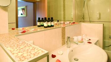 Suite Comfort, 1 camera da letto, angolo cottura | Bagno | Set di cortesia gratuito, asciugacapelli, asciugamani