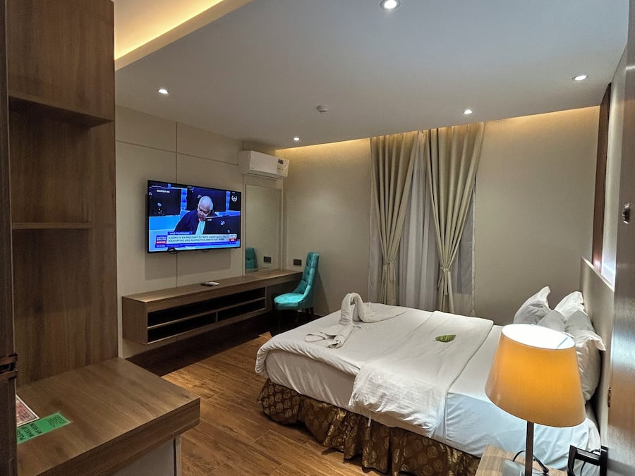 Superior Room | Escrivaninha, Wi-Fi de cortesia, roupa de cama