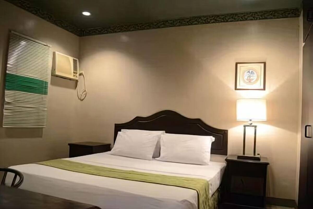 Desk, free WiFi, bed sheets