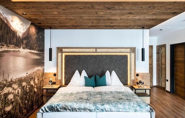 In-room safe, free WiFi, bed sheets - Wohlfühlhotel Innertalerhof (Gerlos)