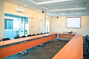 Meeting facility - SanTomas Suites (Santo Tomas)