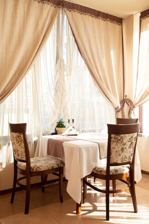 تناول الطعام