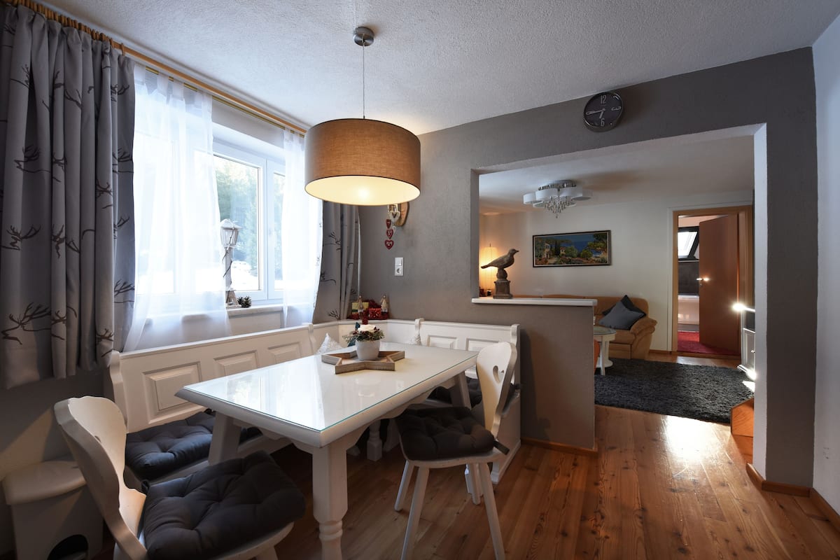 Design Apartment, 2 Bedrooms, Balcony, Mountain View | Living area