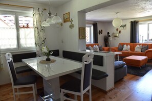 Luxury-Suite, 2 Schlafzimmer, Balkon | Eigene Küche | Kühlschrank, Mikrowelle, Ofen, Herdplatte