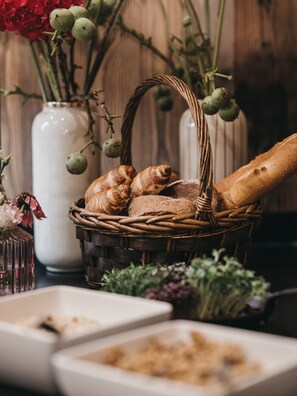 Free daily continental breakfast