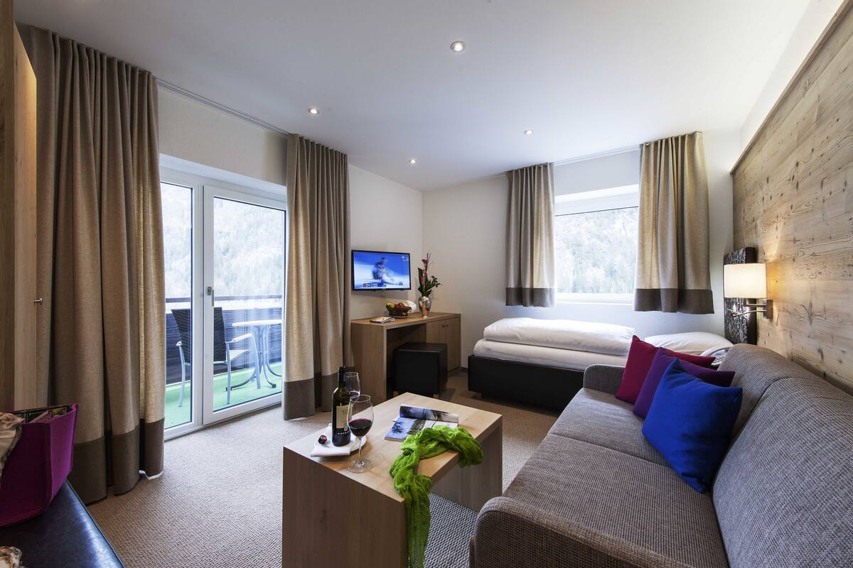 premium bedding, in-room safe, desk, soundproofing