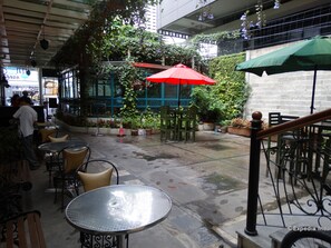 Terrace/patio - Malate Pensionne (Manila)