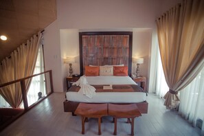 Caja de seguridad en la habitación y escritorio 