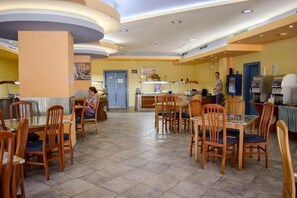 Restaurant - Dana Park (Golden Sands)
