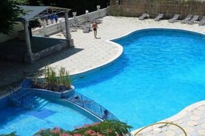 Utomhuspool