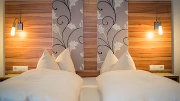 Double Room, Balcony, Mountain View | Desk, free WiFi, bed sheets