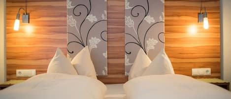 Double Room, Balcony, Mountain View | Desk, free WiFi, bed sheets