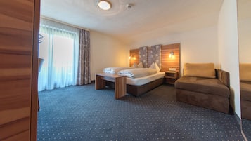 Double Room, Balcony, Mountain View | Desk, free WiFi, bed sheets