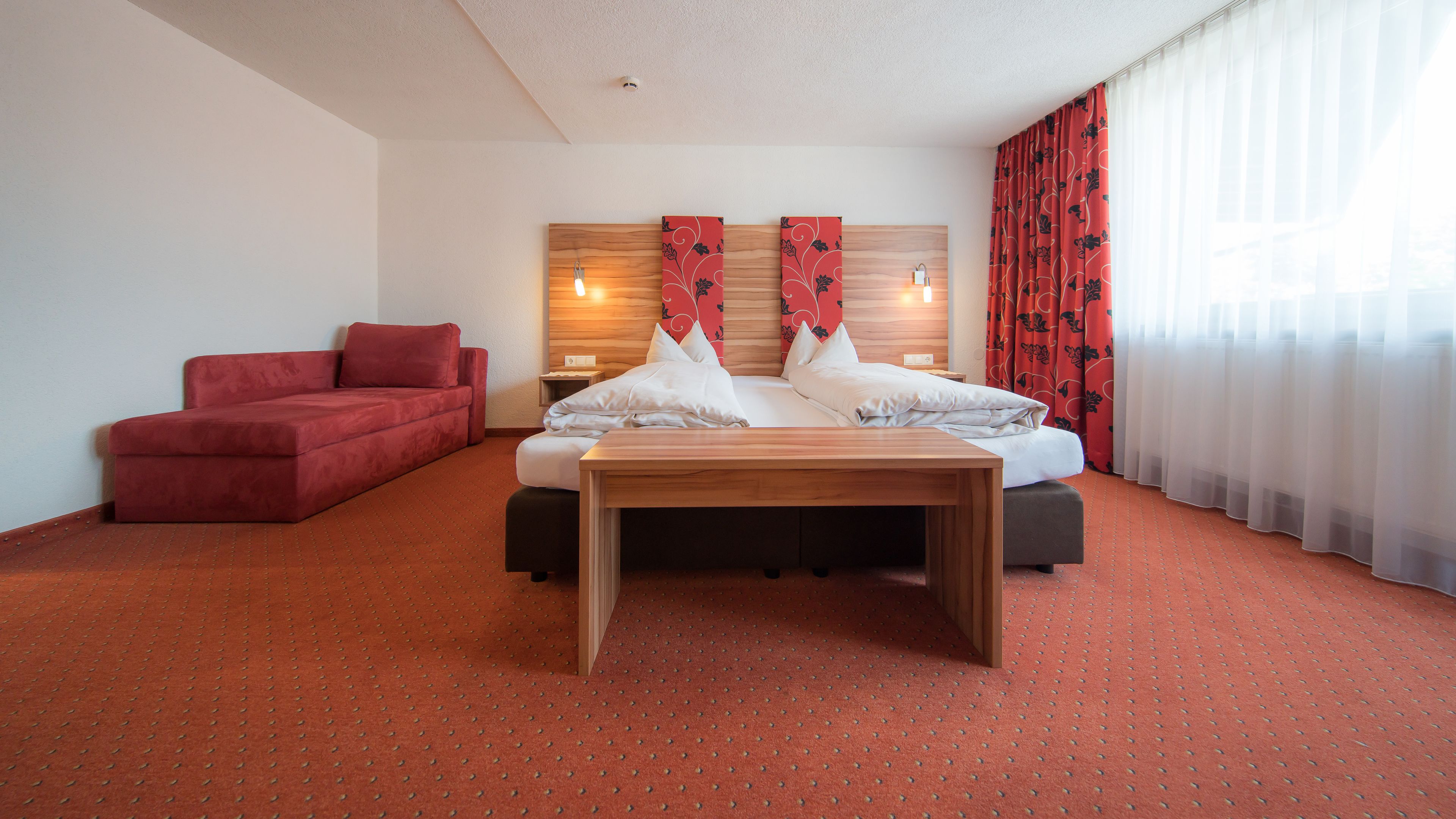 Chambre Double, balcon, vue montagne | Bureau, Wi-Fi gratuit, draps fournis