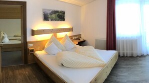 Family Room | Hypo-allergenic bedding, in-room safe, individually decorated - Gasthof Pension Posthansl (Heiterwang)