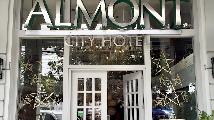 Almont City Hotel
