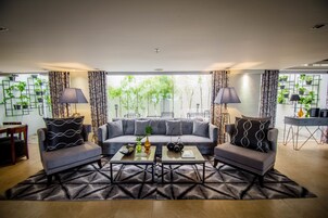 Sala de estar en el lobby