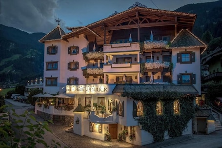 Exterior. Hotel Alpenblick