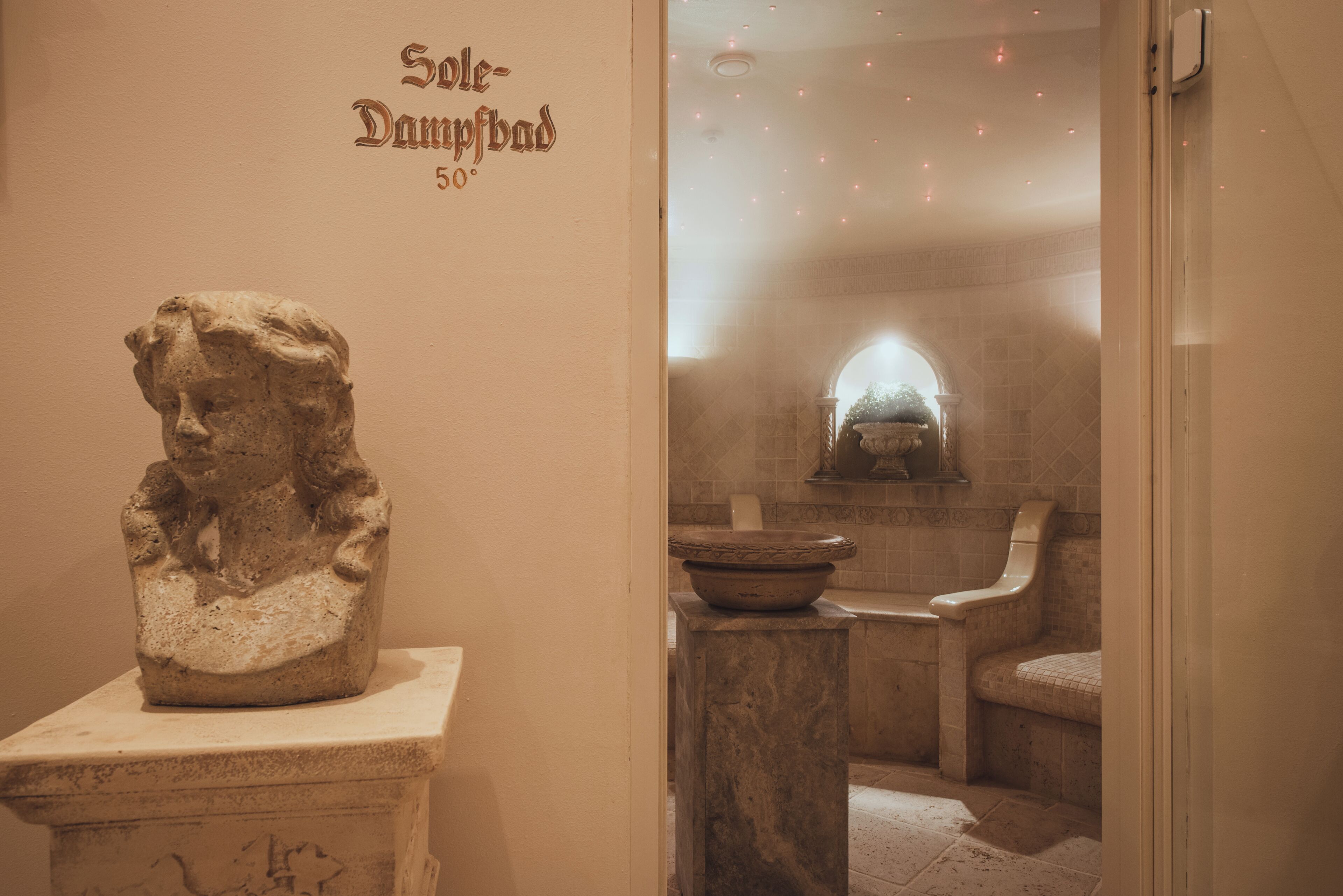 Sauna, bilik wap, mandi tangas / hammam, rawatan badan, lulur badan 