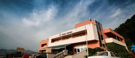 Fachada da propriedade