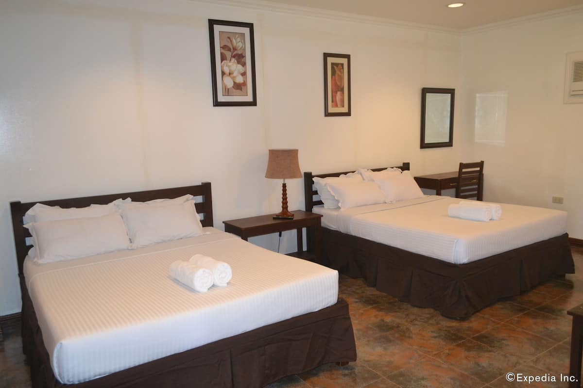 Desk, rollaway beds, free WiFi
