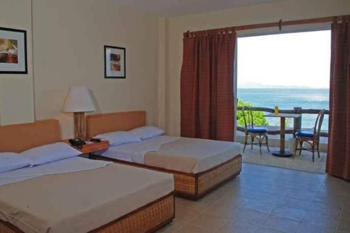 Minibar, in-room safe, desk, rollaway beds