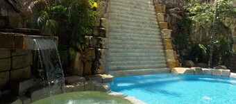 Goldenfield Kundutel Hotel