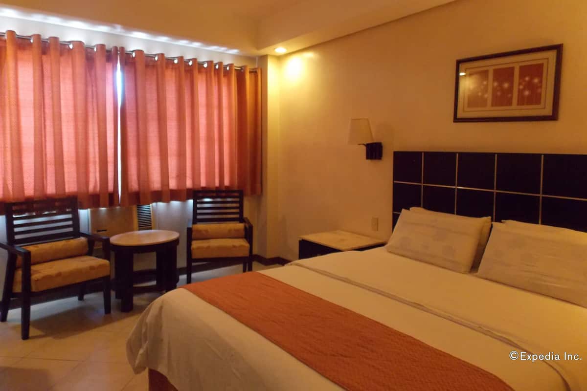 Habitación superior, 1 cama doble | Escritorio, camas supletorias, wifi gratis y ropa de cama
