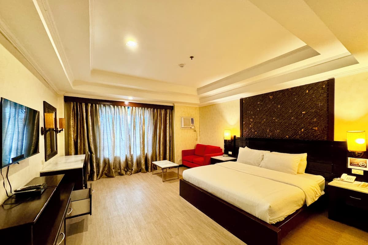 ห้องพรีเมียม | มินิบาร์, ตู้นิรภัยในห้องพัก, โต๊ะทำงาน, เตียงเสริม/เปล