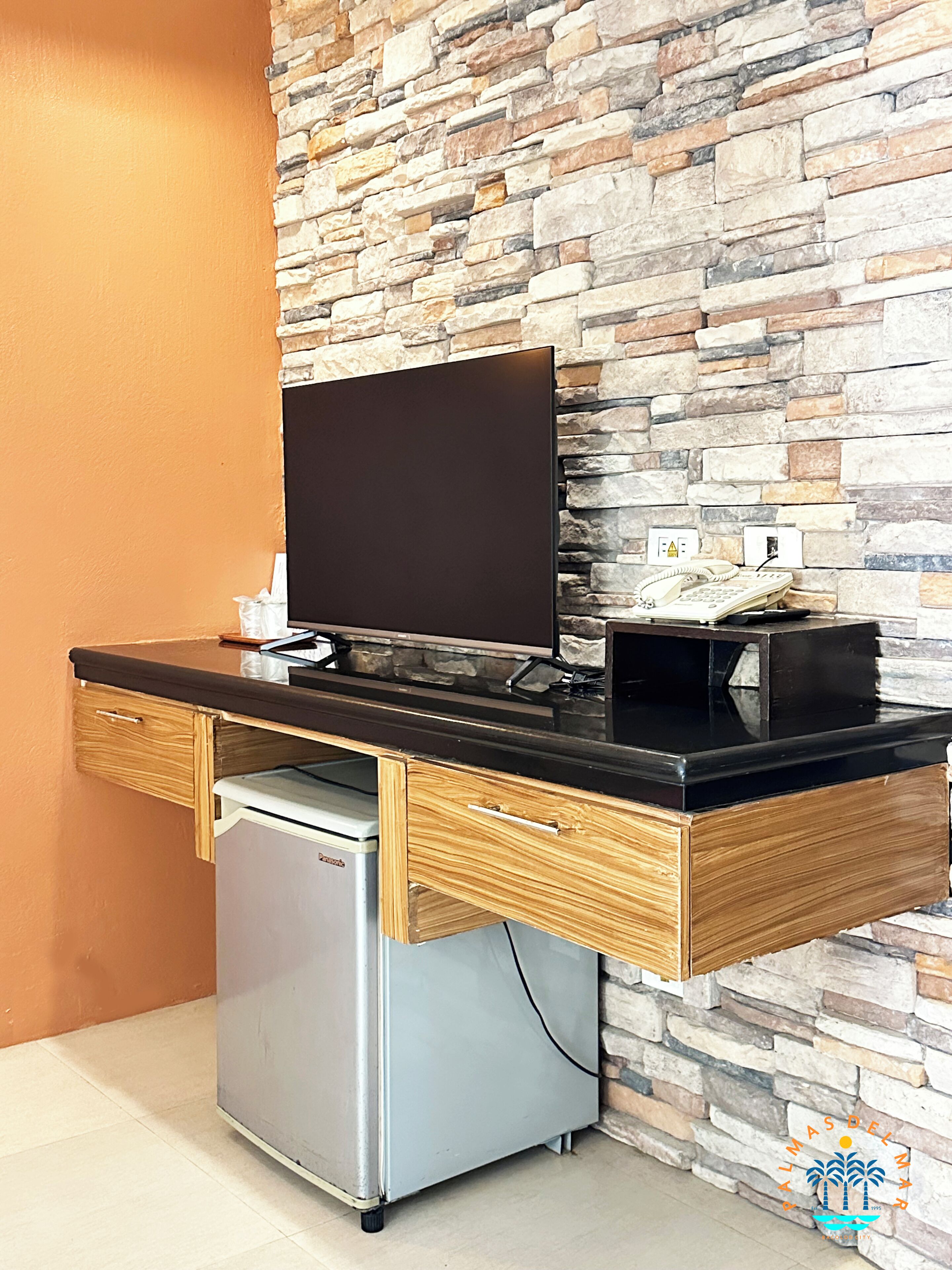 Quarto triplo premier | Área de estar | TV LED 32 polegadas com canais via satélite