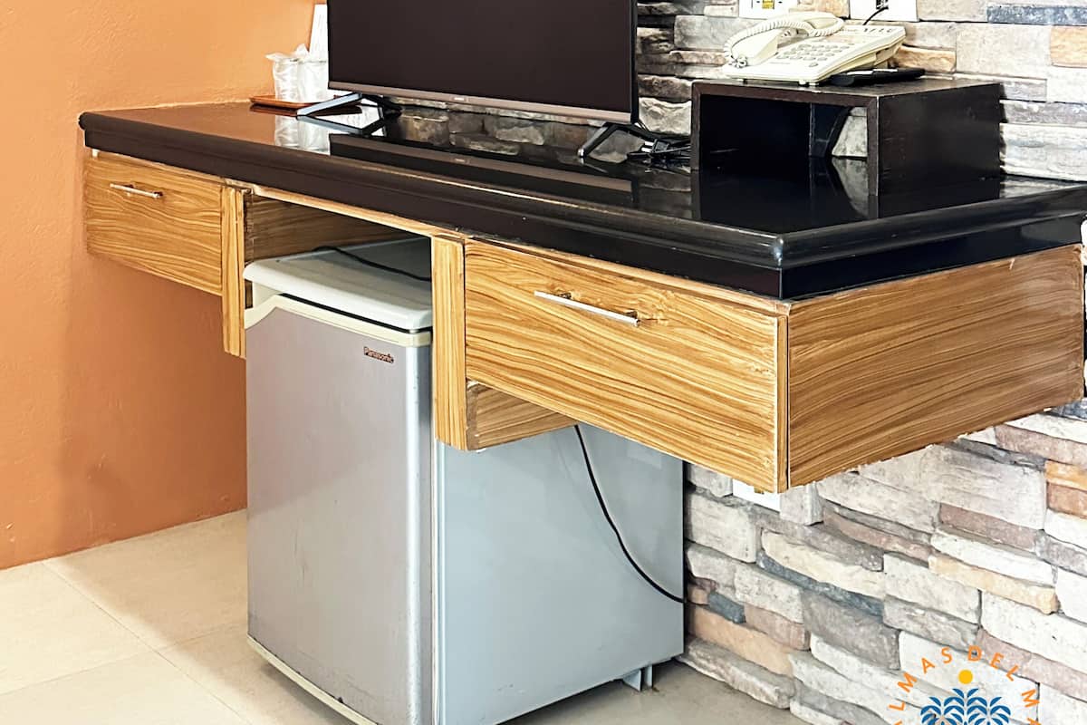 Quarto triplo premier | Área de estar | TV LED 32 polegadas com canais via satélite