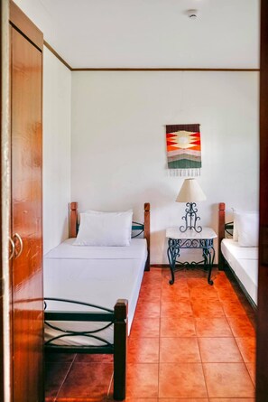 Desk, bed sheets - Palmas Del Mar Conference Resort Hotel (Bacolod)