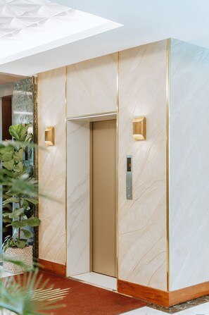 Elevator - Sugarland Hotel (Bacolod)