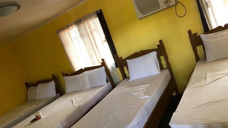 Luis Bay Travellers Lodge Coron