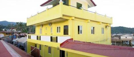 Fachada de la propiedad