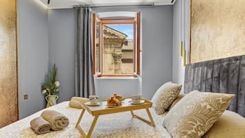 Apartament, vistes a la ciutat | 2 dormitoris, roba de llit d'alta qualitat i escriptori